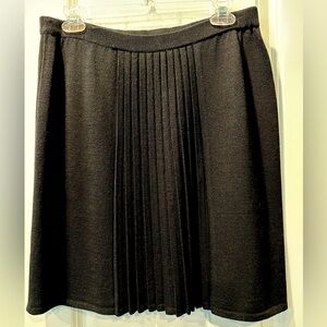 St. John Collection Classic Black Knit Skirt with Pleated Front Panel, Size 6
